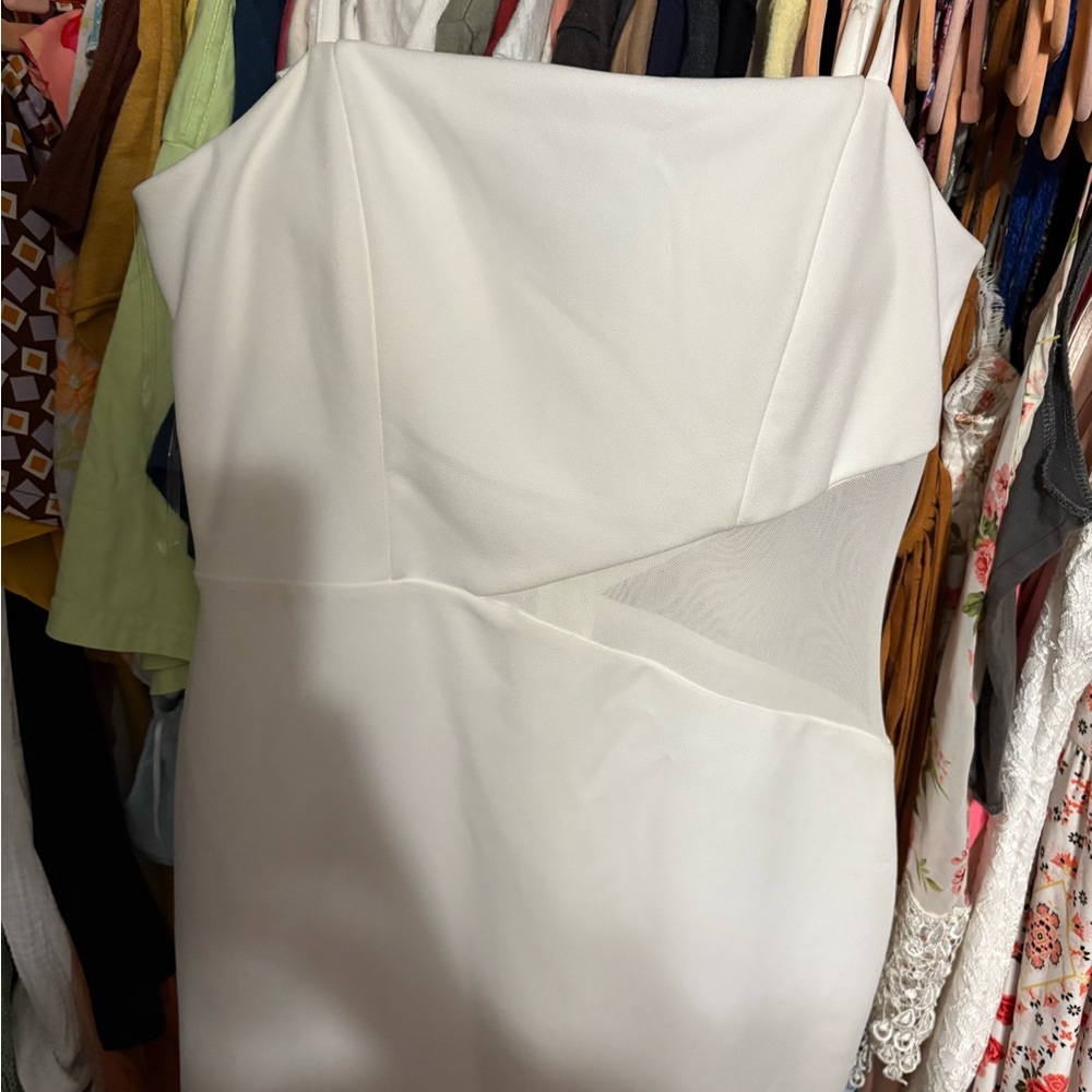 Elegant White Strapless Dress